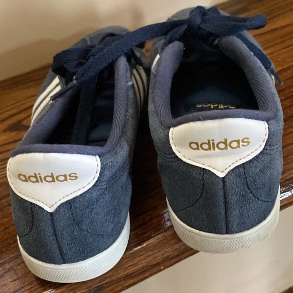 💙Adidas Navy Sneakers 💙 - Picture 4 of 8